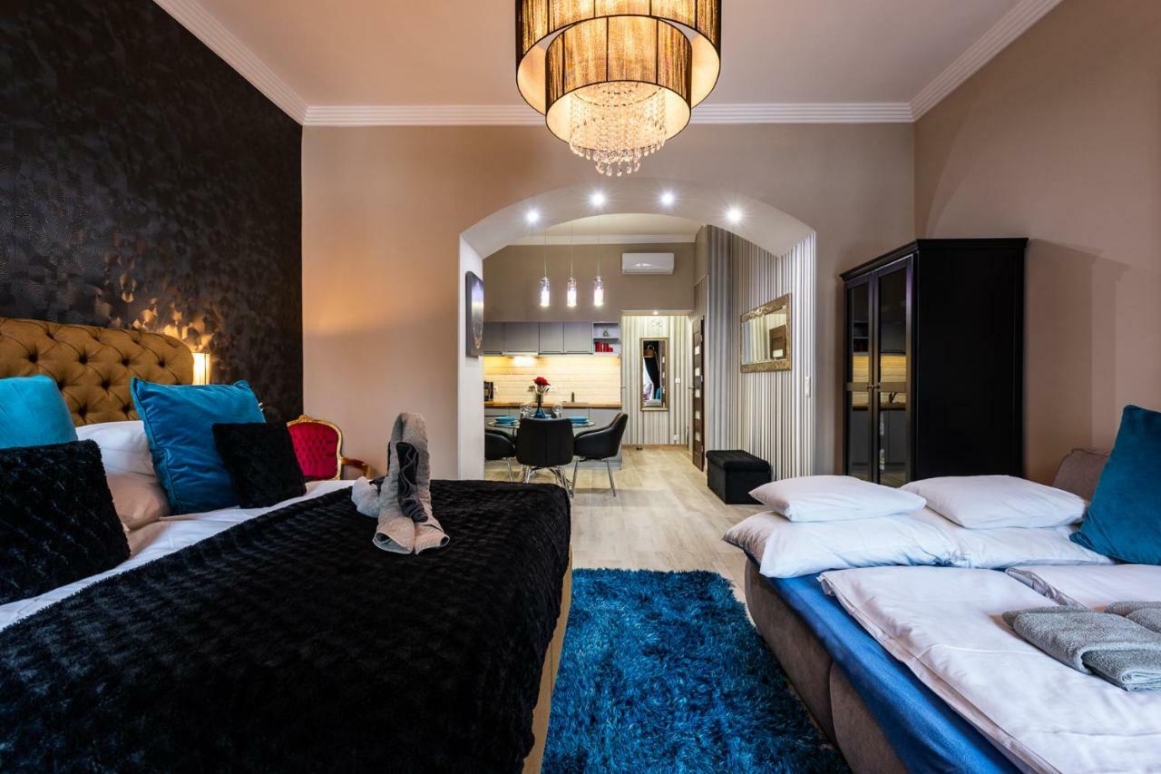 Center Of The Center, The Grand Deluxe Апартаменты *